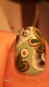 Frida's nail painting étape 3