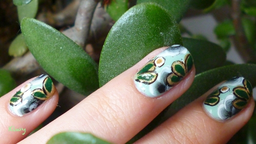Frida's nail painting